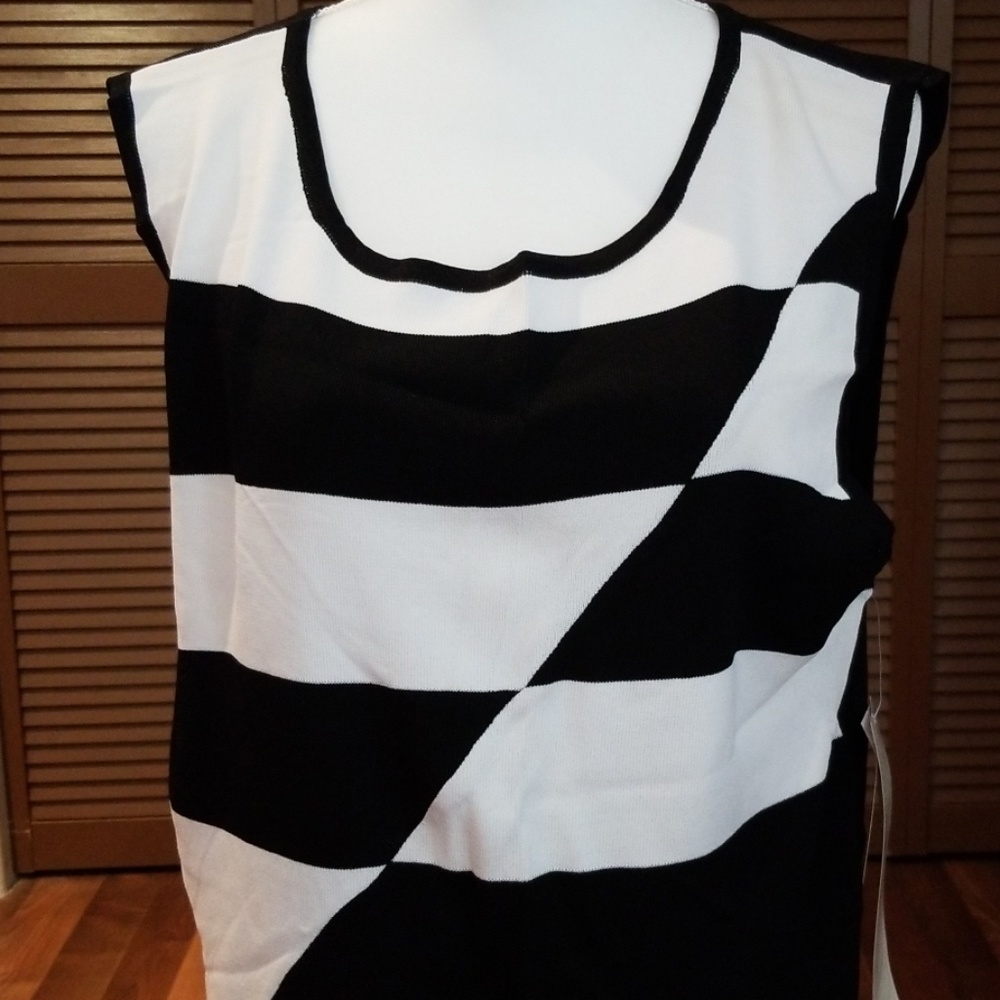Women's sleeveless top